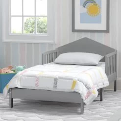 Delta Children Homestead Toddler Bed -Kid Household Items W102240 026 Homestead toddler bed Grey Lifestyle 103
