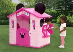 Delta Children Minnie Mouse Plastic Indoor/Outdoor Playhouse With Easy Assembly
